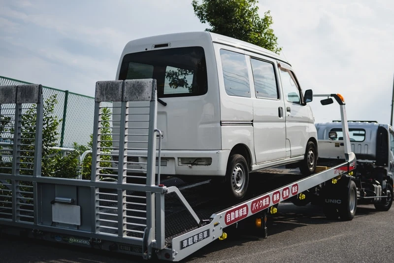 動かない車、古くなった車にも、確かな価値を。